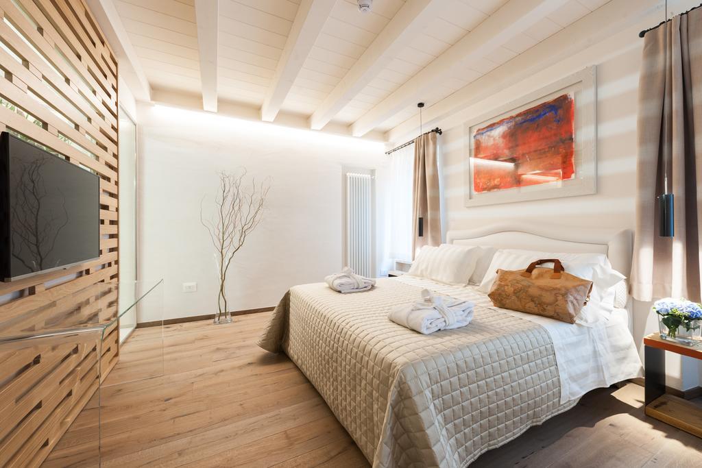 Verona Suites Bagian luar foto